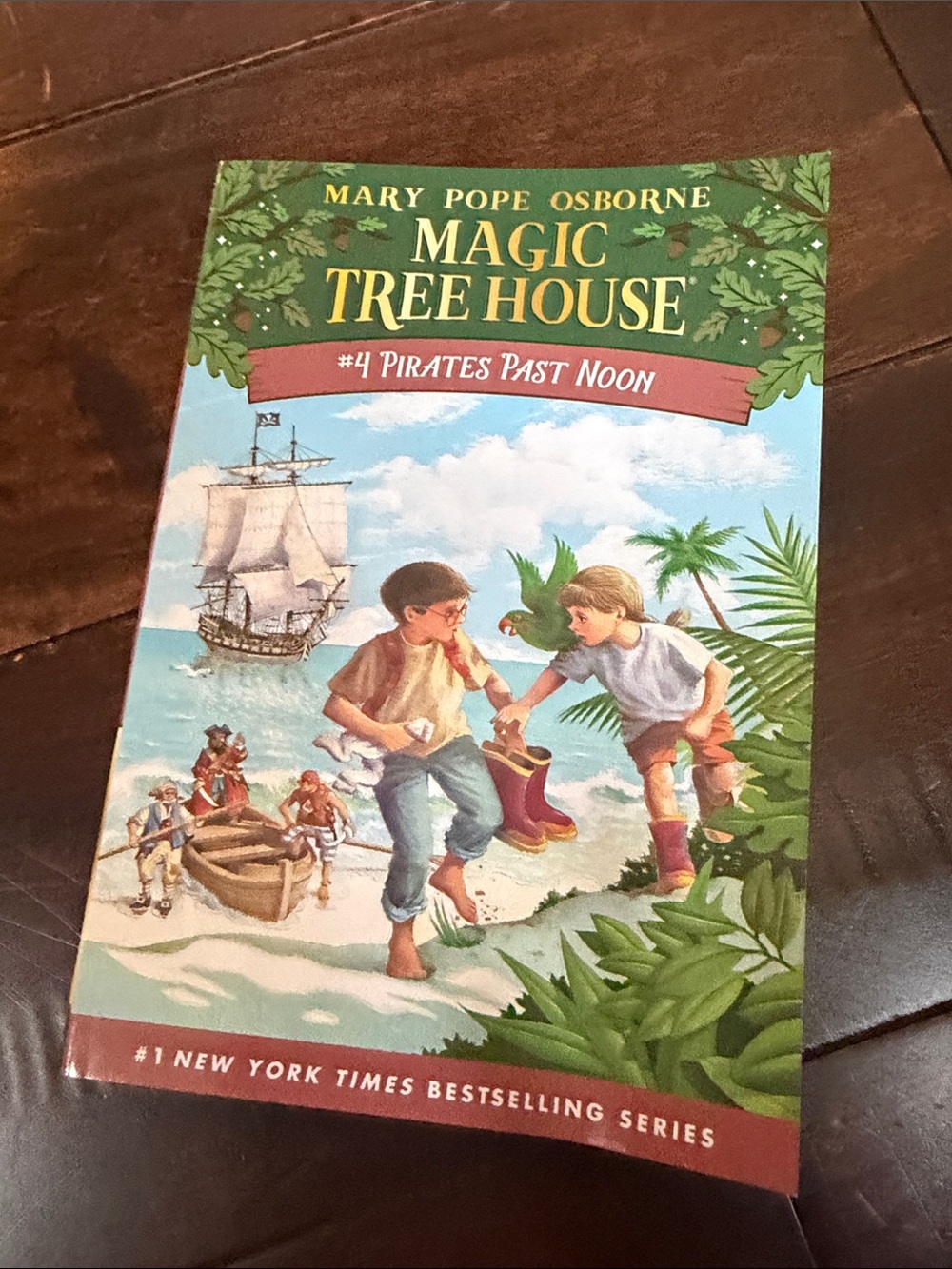 Magic Tree House #4 "Pirates Past Noon" - Mary Pope Osborne - Green/Blue Cover